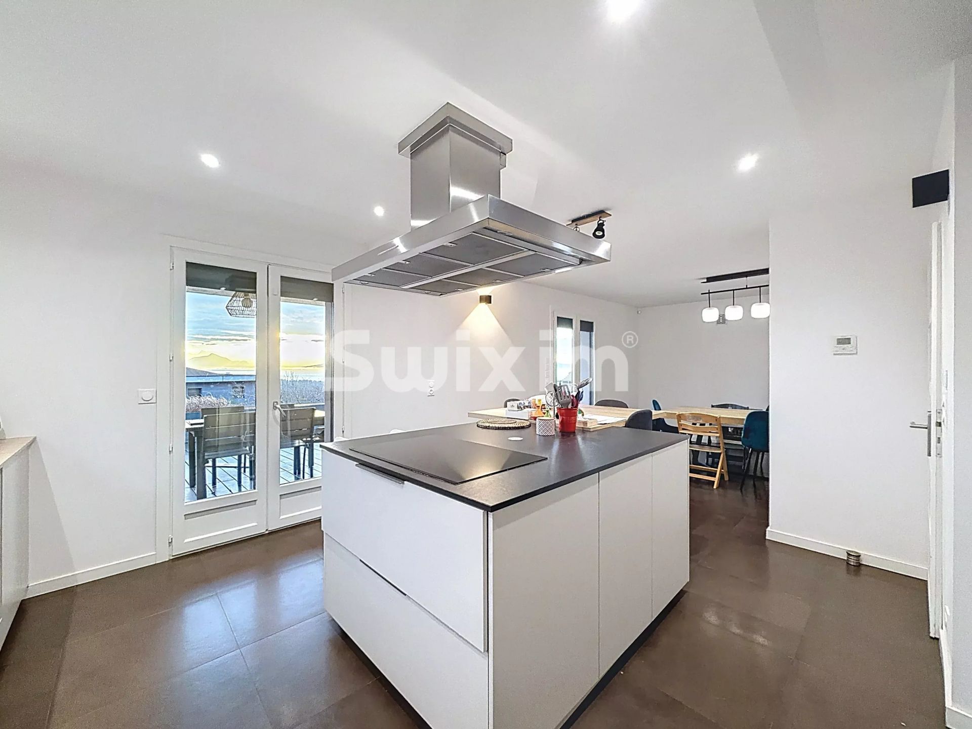 casa 8 Camere in vendita su Échenevex (01170)