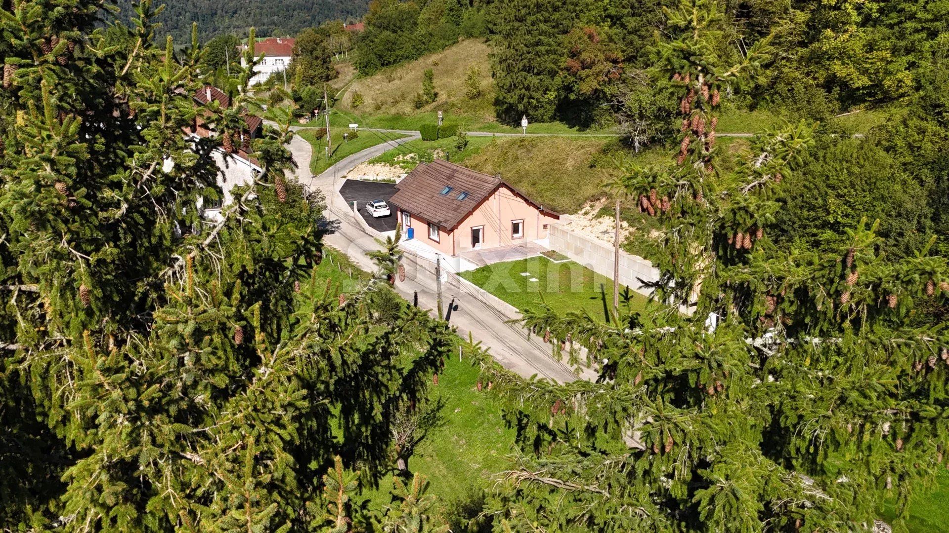 house 5 Rooms for sale on Maîche (25120)