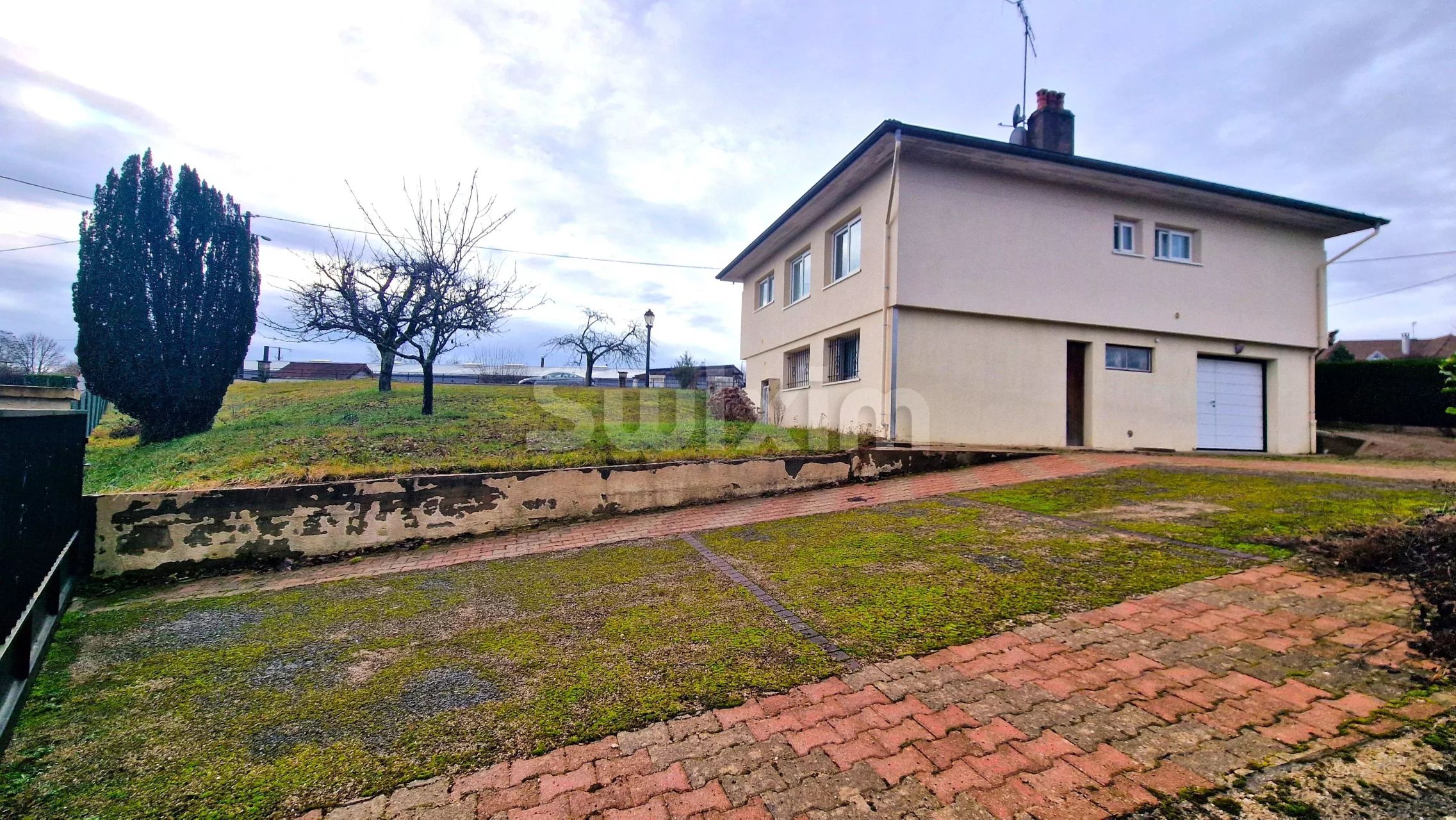 house 7 Rooms for sale on Marnay (70150)