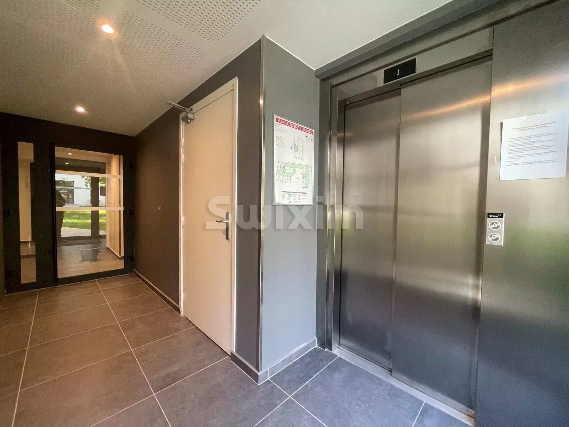 apartment 1 room for sale on Vénissieux (69200)