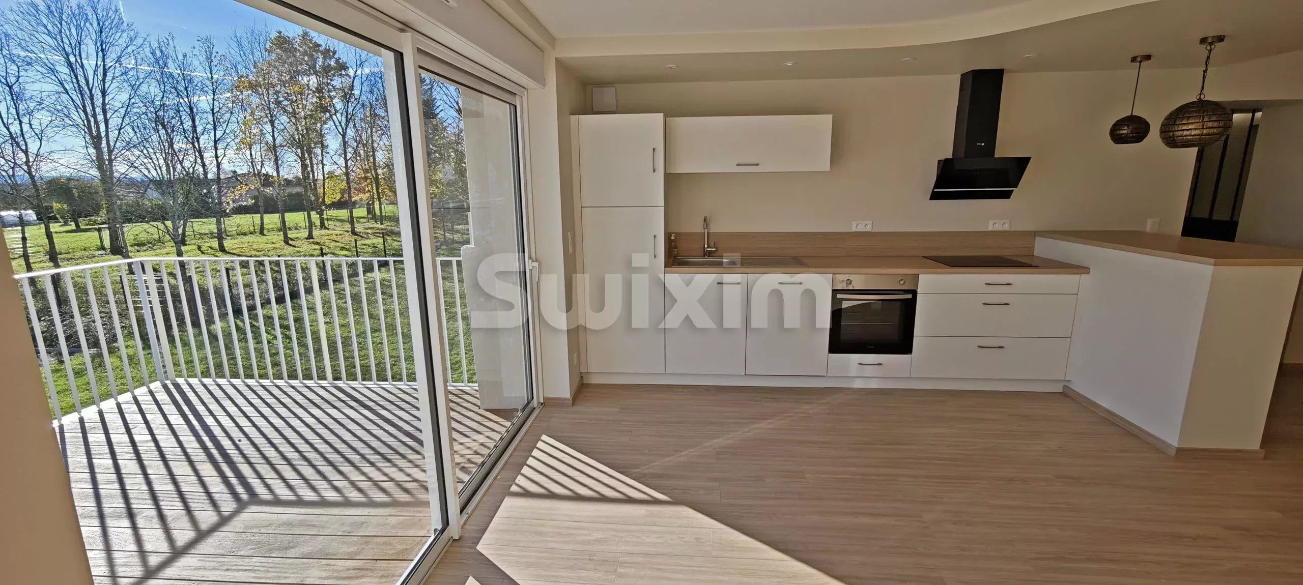 apartment 4 Rooms for sale on Le Deschaux (39120)