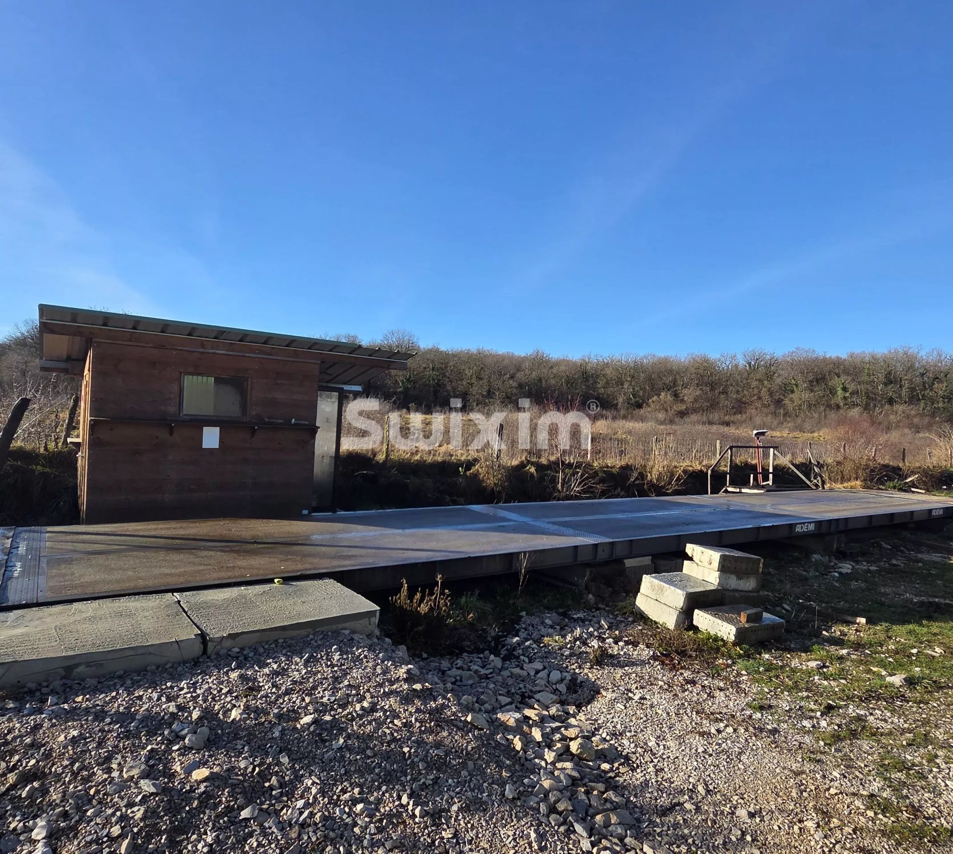 locale industriale 1 camera in vendita su Champagnole (39300)