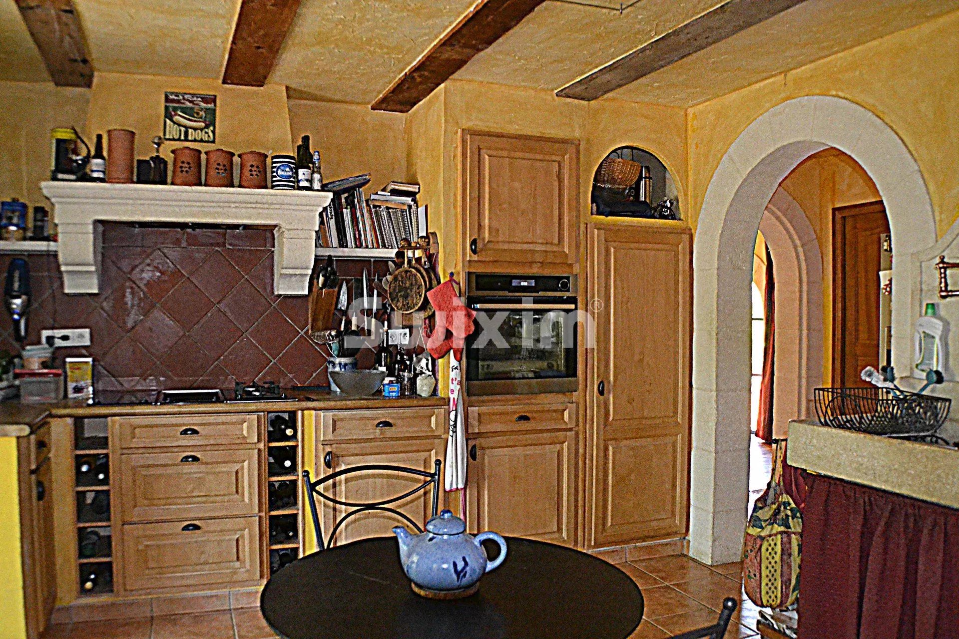 haus 10 Zimmer zum verkauf auf Saint-Laurent-d'Aigouze (30220)