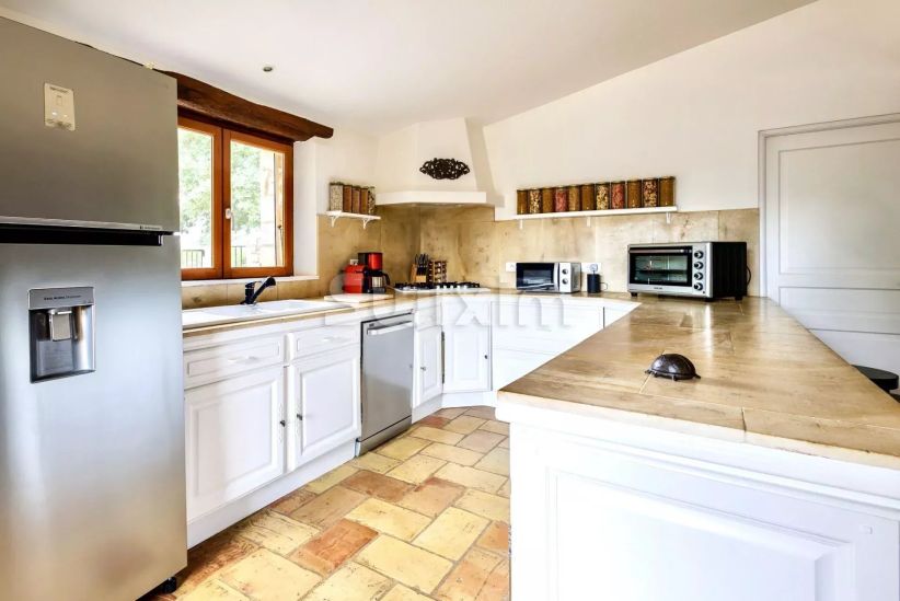 Vendita Proprietà Uzès 7&nbsp;Camere 226&nbsp;m²