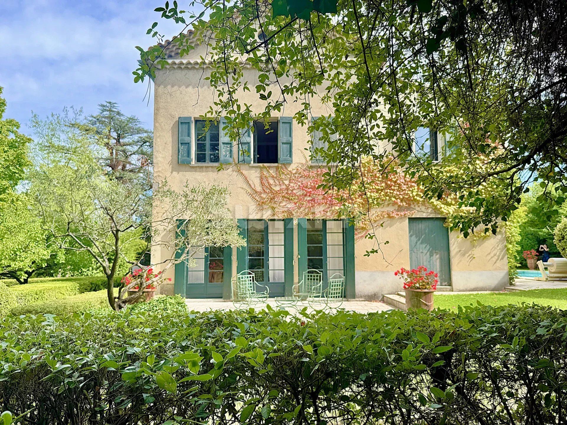 mas 8 Rooms for sale on Alès (30100)