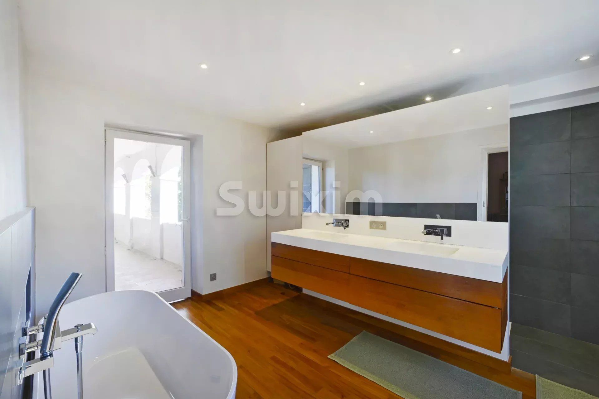 mas 8 Rooms for sale on Alès (30100)