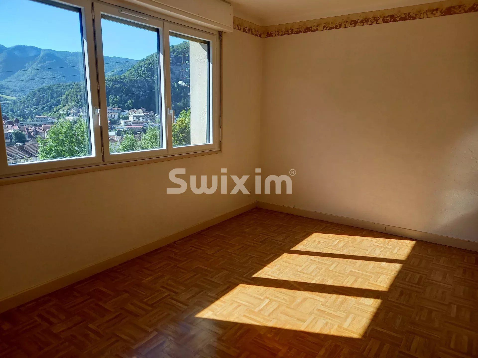 apartamento 3 Salas en alquiler en Saint-Claude (39200)