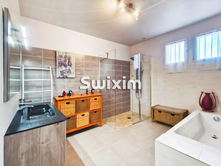 Vente Maison Bollène 6&nbsp;Pièces 162&nbsp;m²