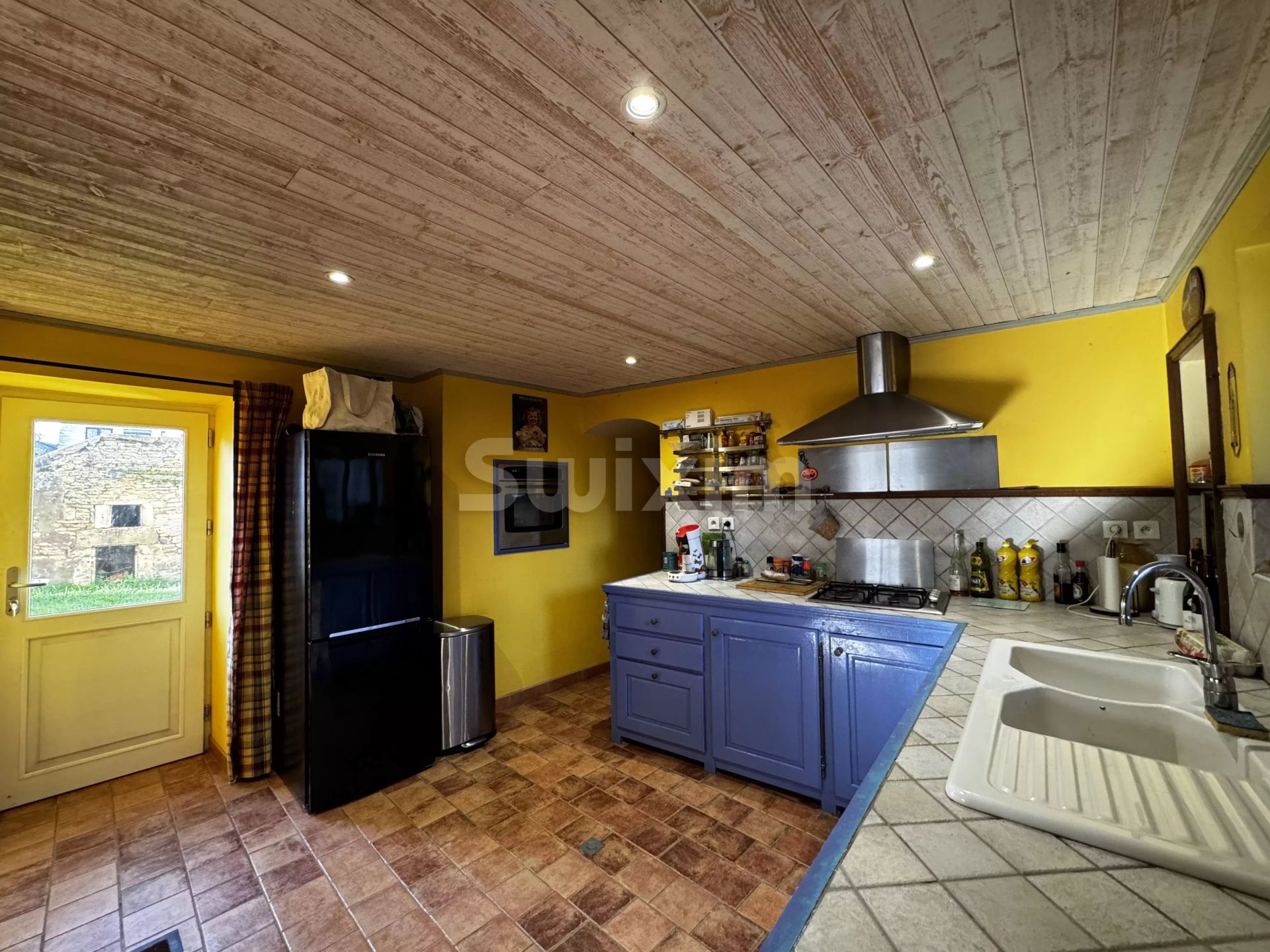 house 6 Rooms for sale on Avallon (89200)