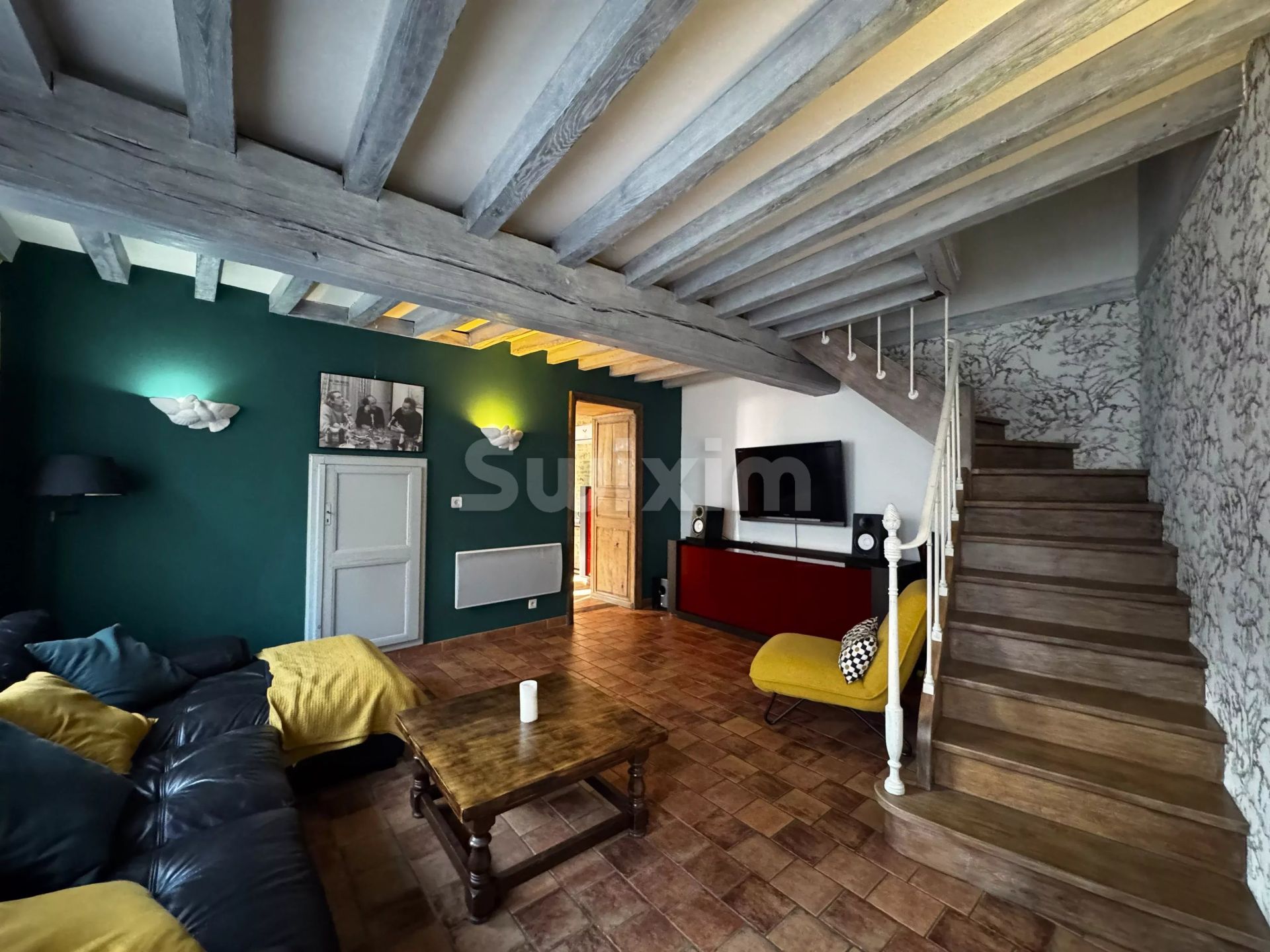 house 6 Rooms for sale on Avallon (89200)