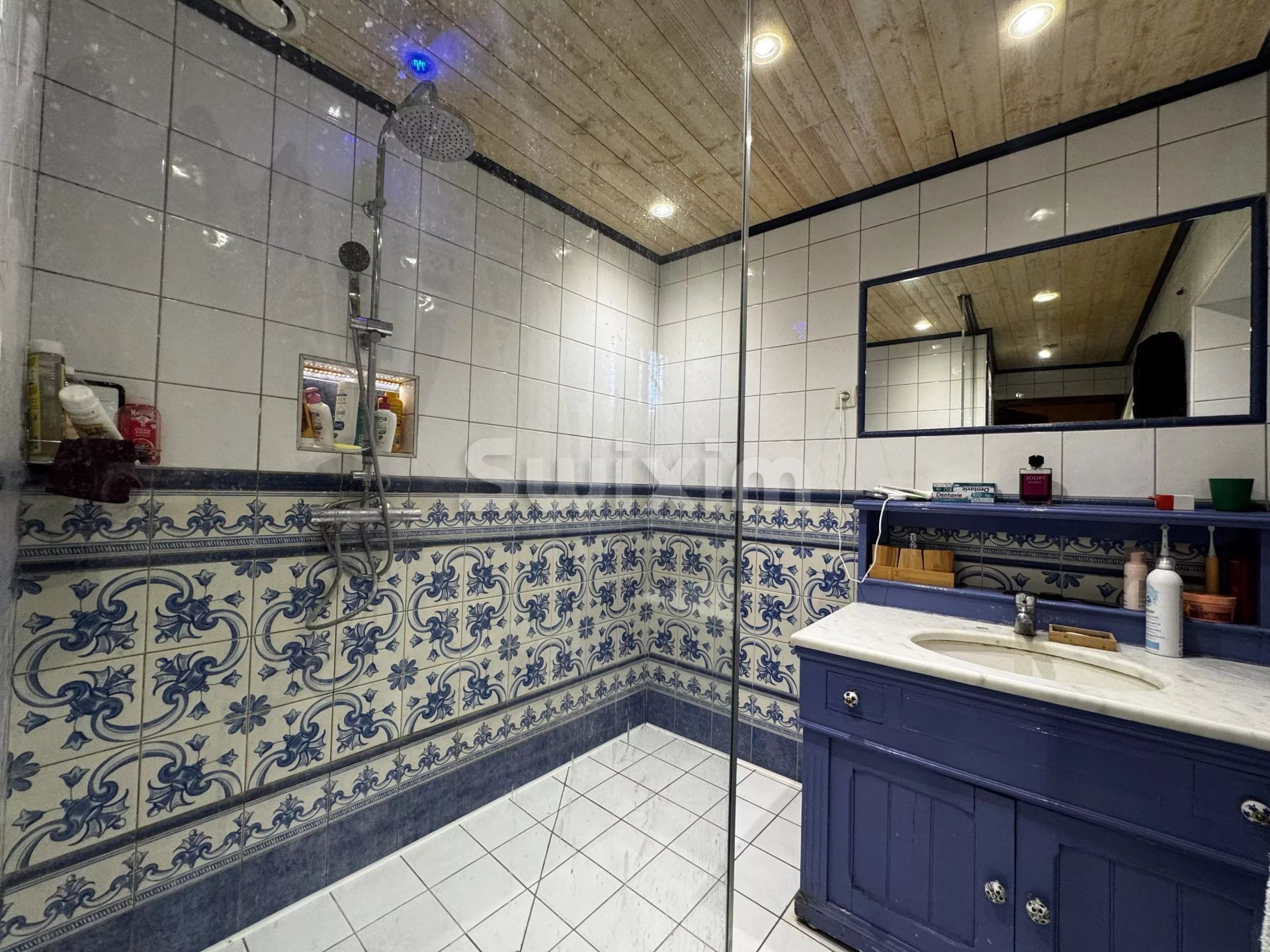 house 6 Rooms for sale on Avallon (89200)