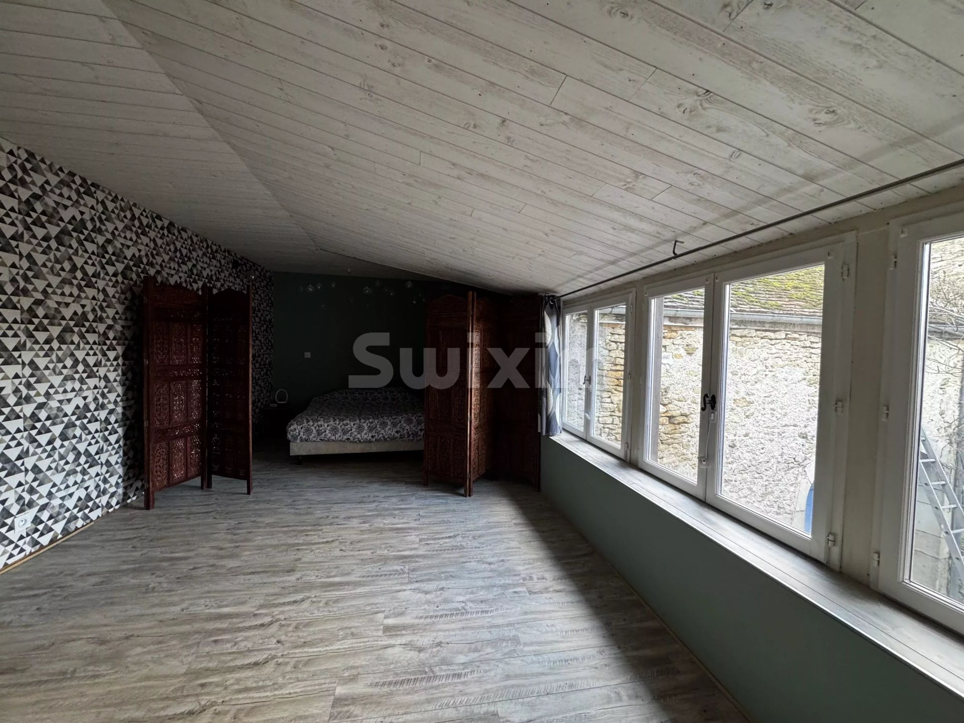 house 6 Rooms for sale on Avallon (89200)