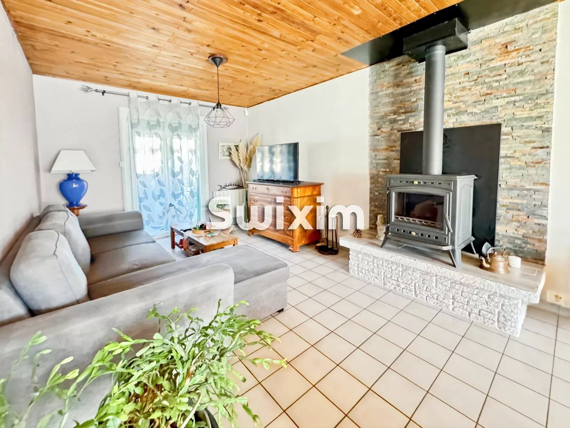 house 4 Rooms for sale on Pierrelatte (26700)