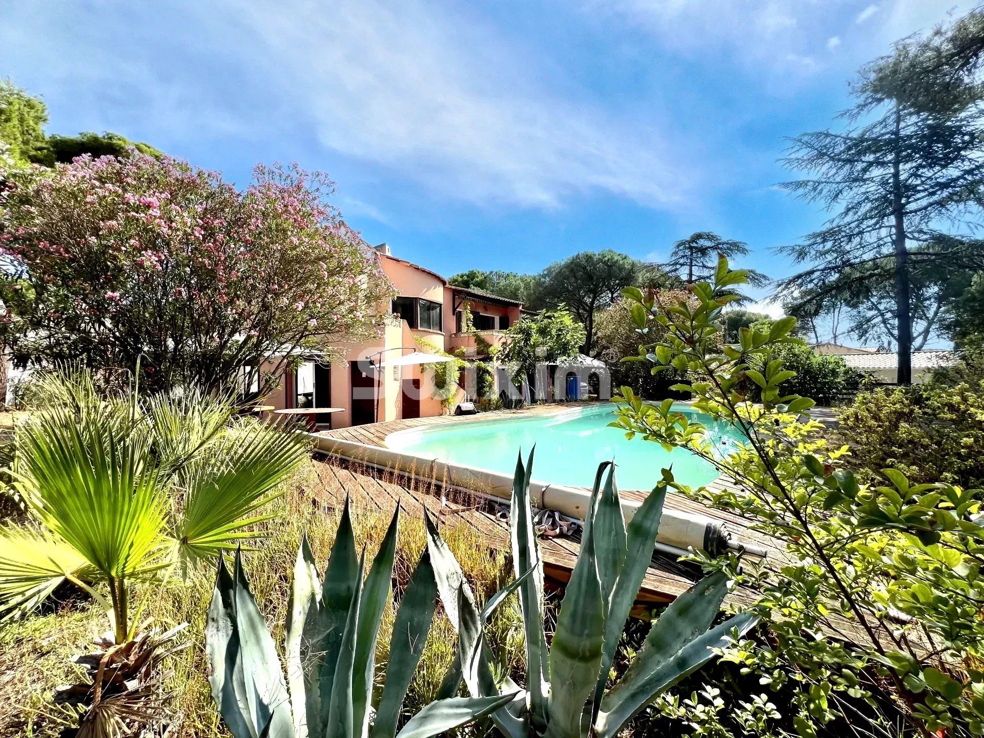 villa 6 Rooms for sale on Le Cap-d'Agde (34300)