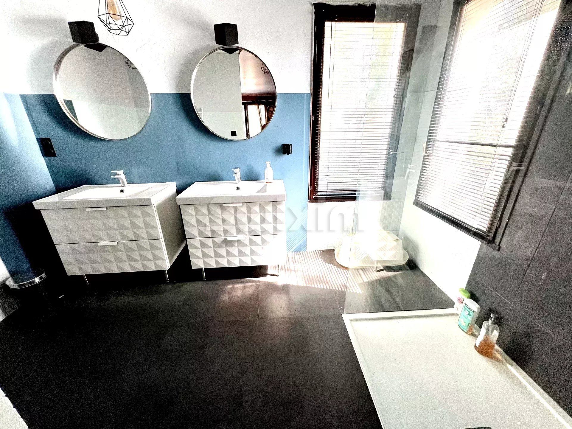 villa 6 Rooms for sale on Le Cap-d'Agde (34300)