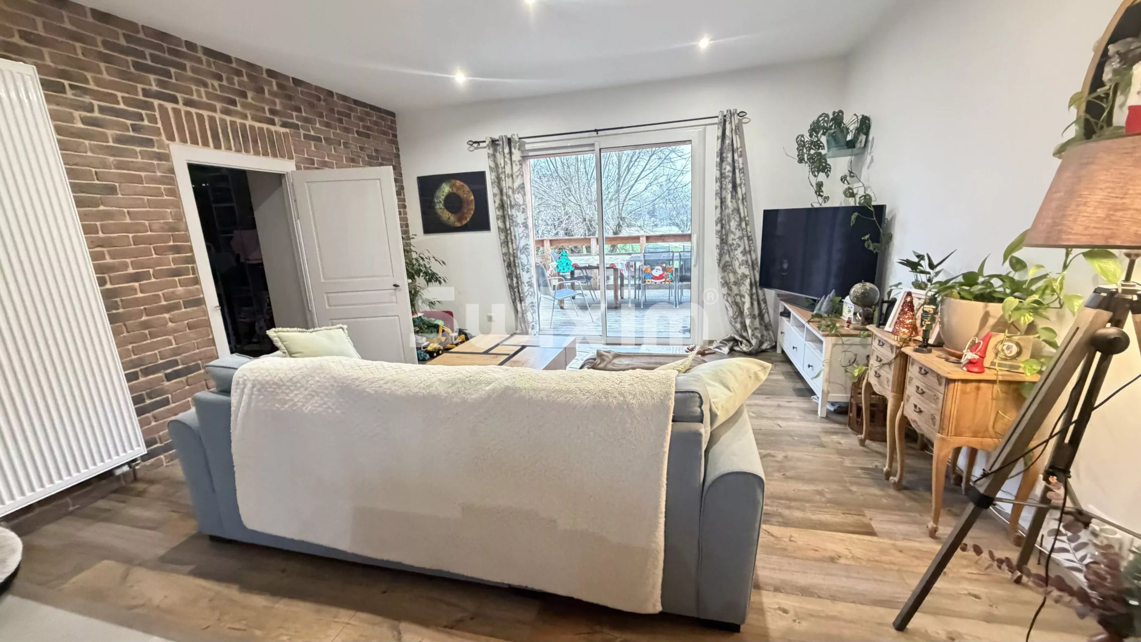 house 6 Rooms for sale on Auxonne (21130)