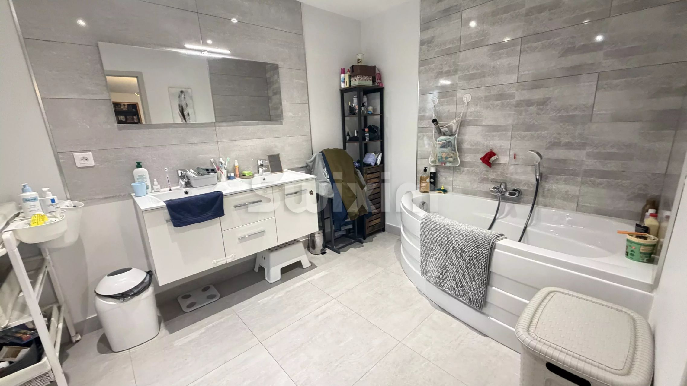 house 6 Rooms for sale on Champagney (39290)