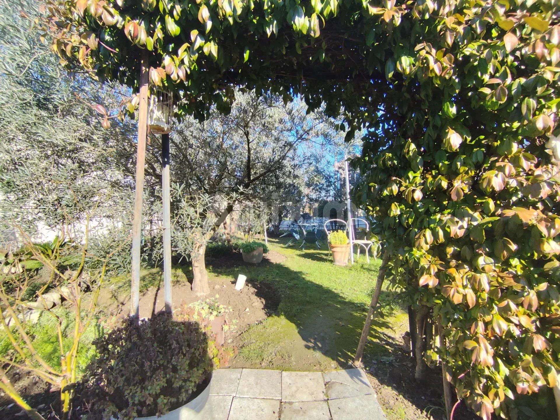 casa 5 Quartos para venda sobre Saint-Julien-les-Rosiers (30340)