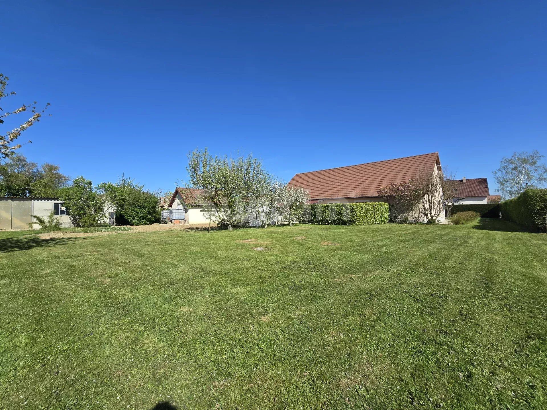 casa 6 Camere in vendita su Saint-Martin-en-Bresse (71620)