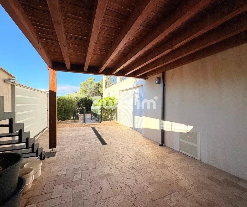 house 10 Rooms for sale on Sainte-Maxime (83120)