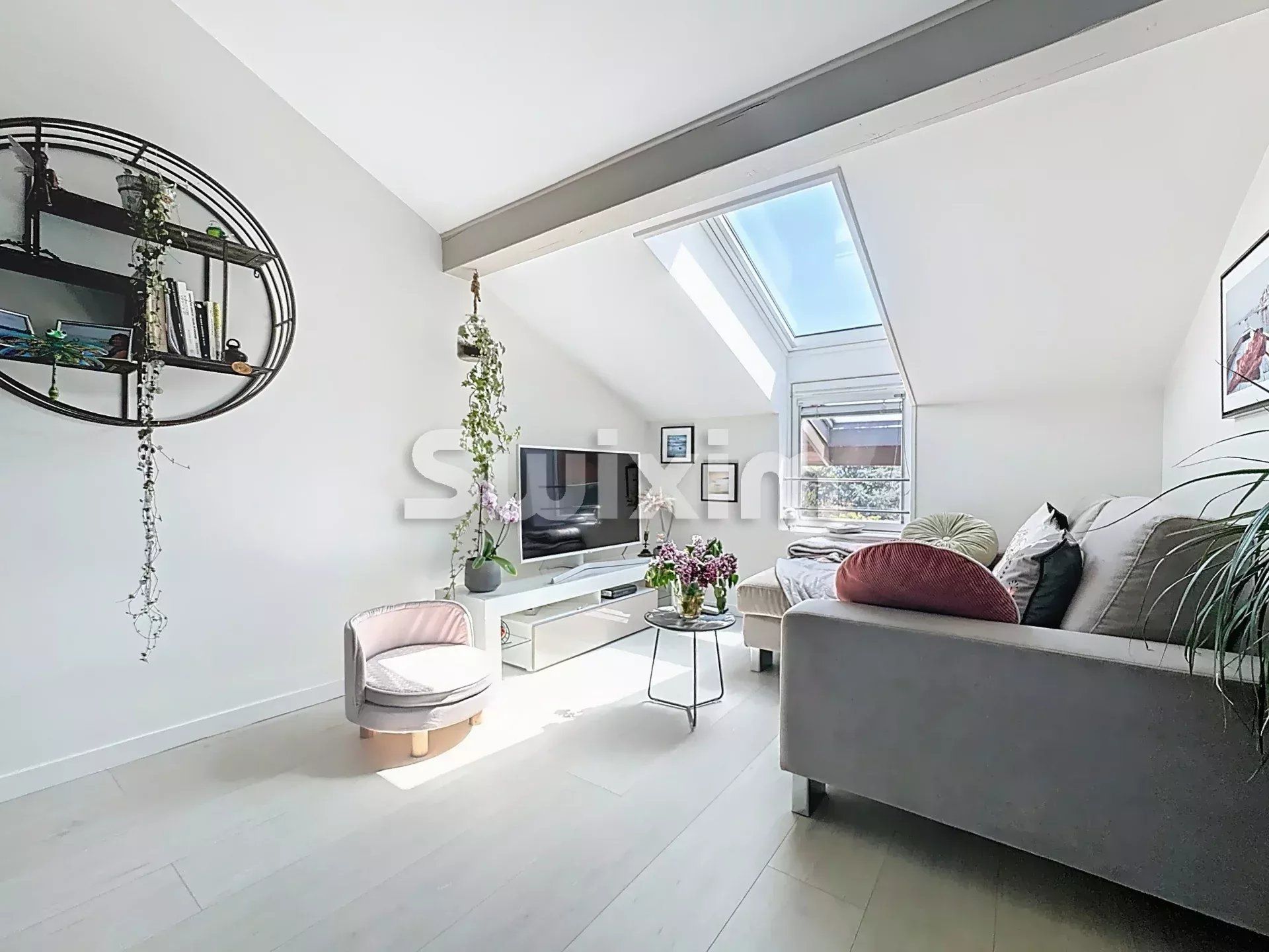 apartment 3 Rooms for sale on Prévessin-Moëns (01280)