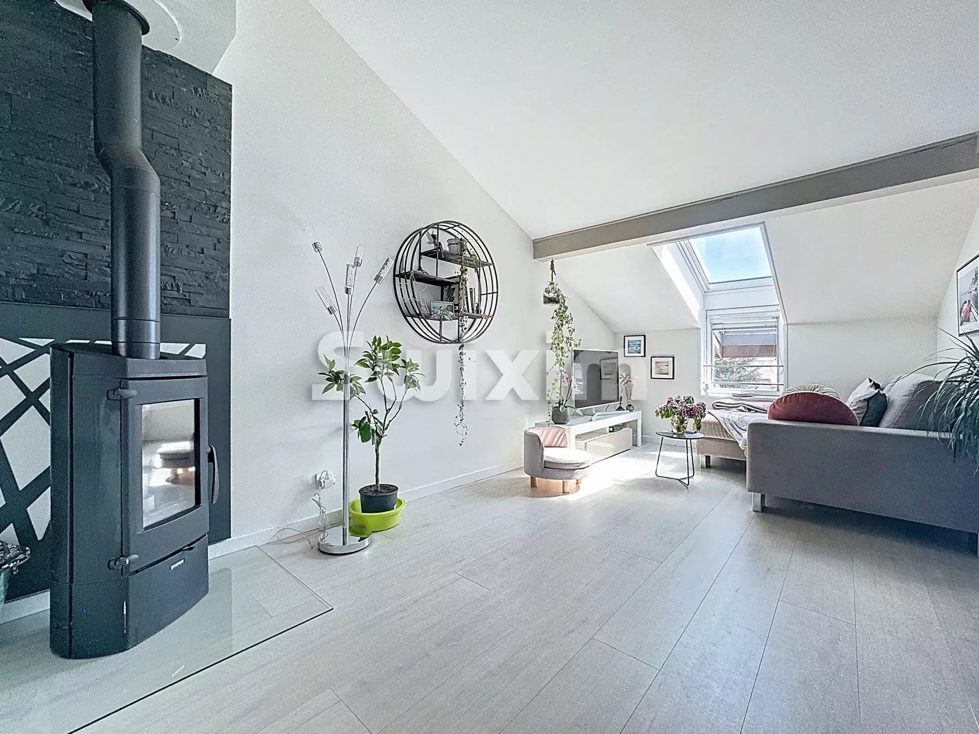 apartment 3 Rooms for sale on Prévessin-Moëns (01280)