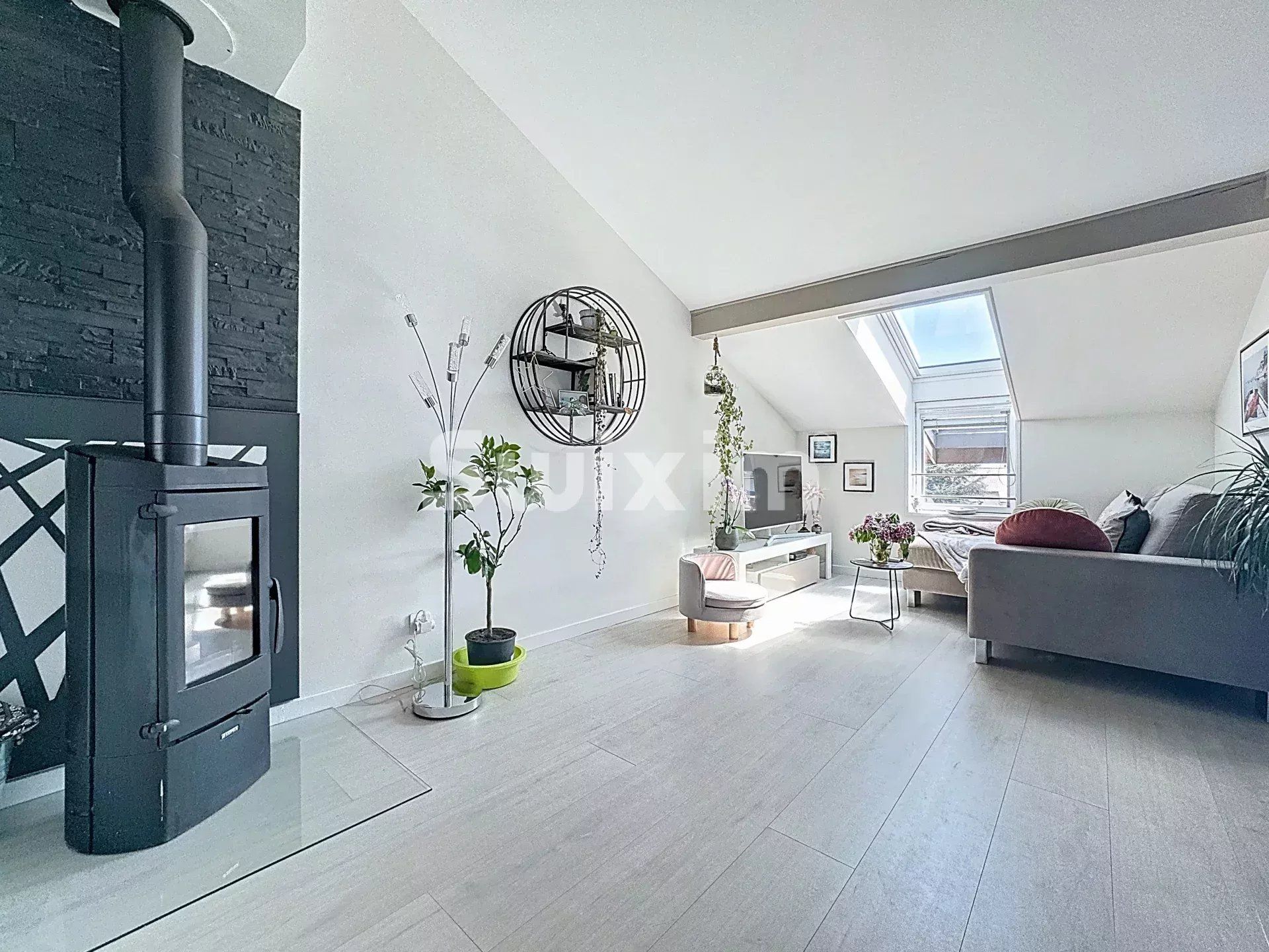 apartment 3 Rooms for sale on Prévessin-Moëns (01280)