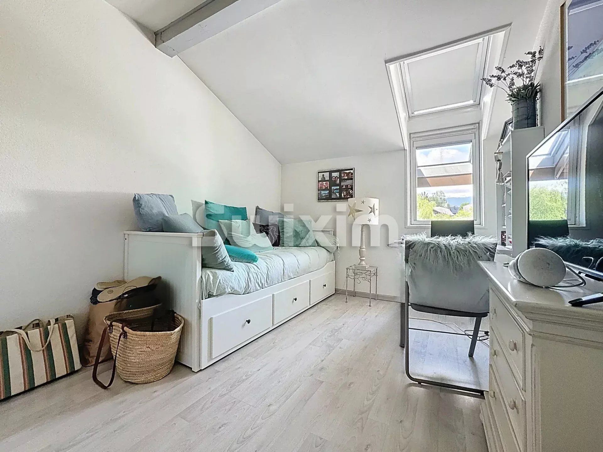 apartment 3 Rooms for sale on Prévessin-Moëns (01280)