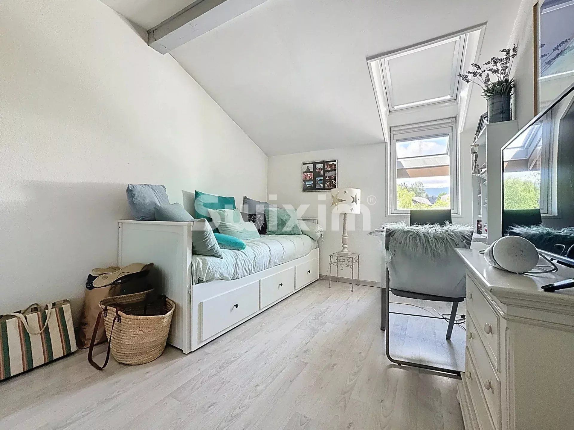 apartment 3 Rooms for sale on Prévessin-Moëns (01280)