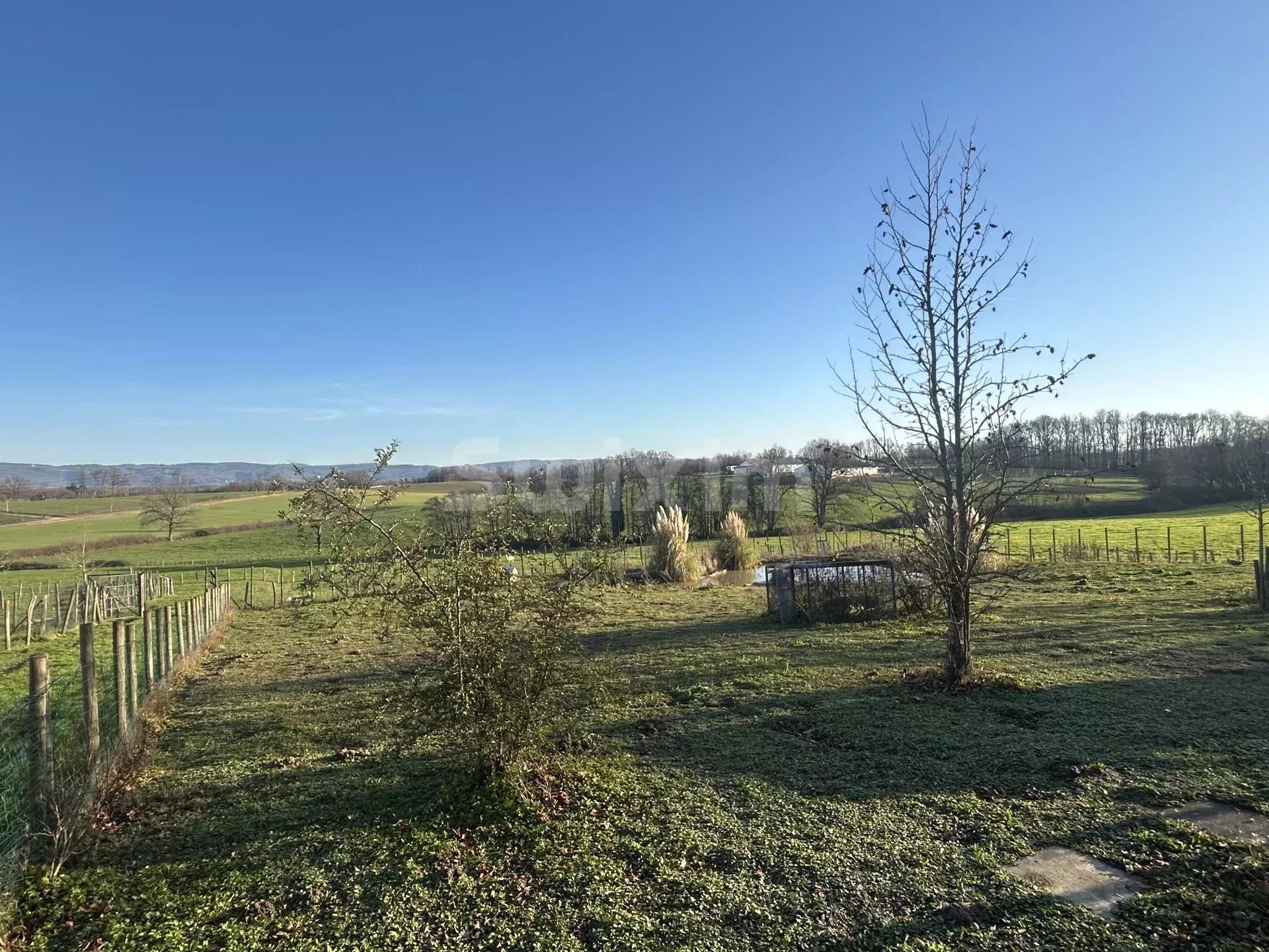 casa 7 Camere in vendita su Louhans (71500)