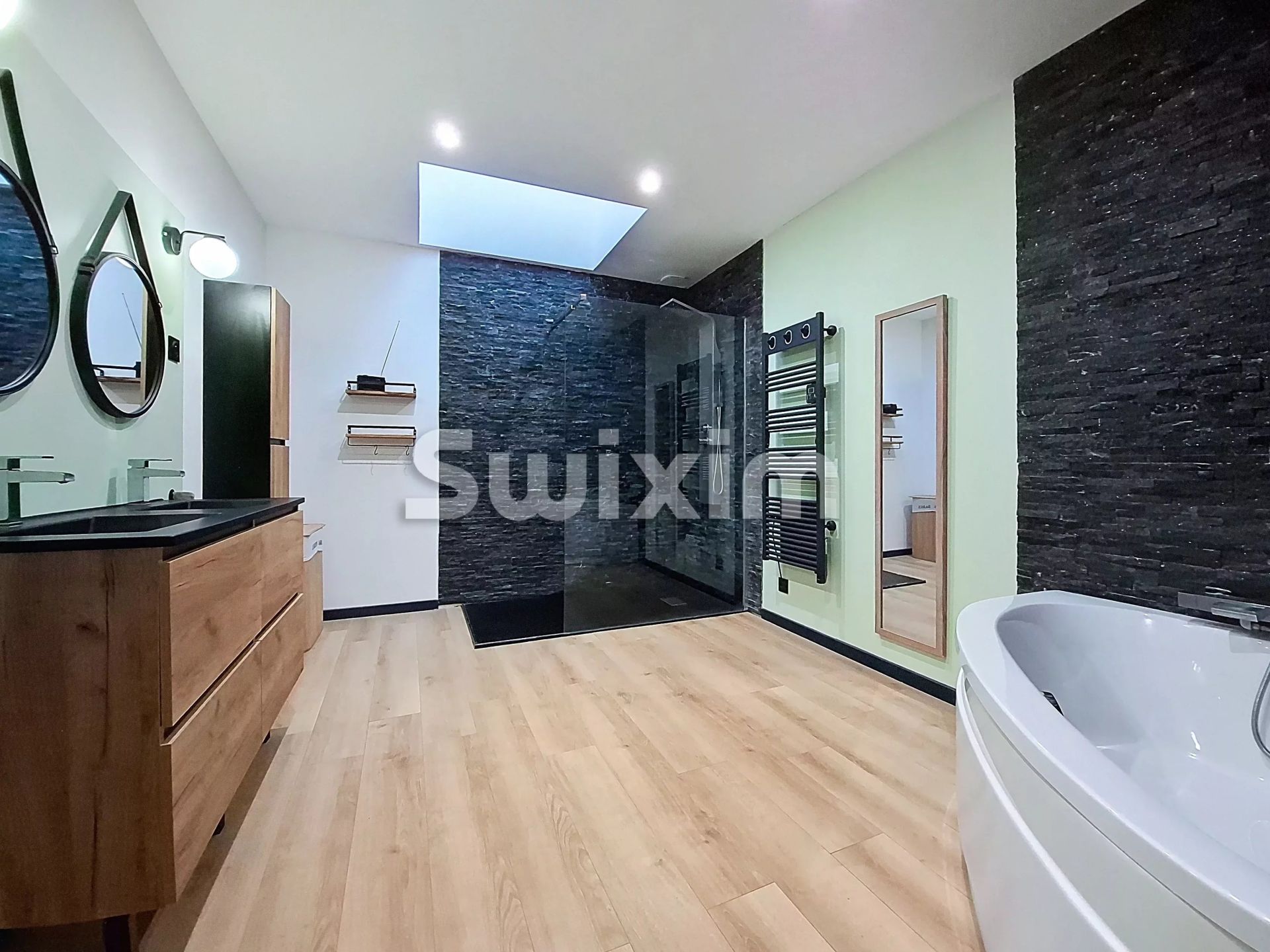 maison 8 Pièces en vente sur Saint-Germain-sur-Rhône (74910)