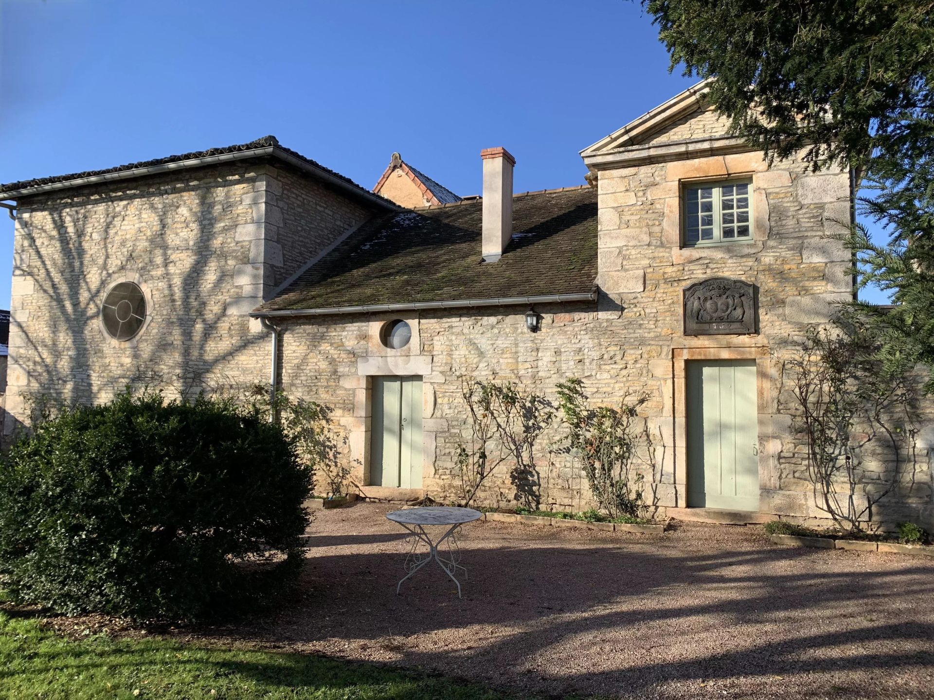 property 24 Rooms for sale on Givry (71640)