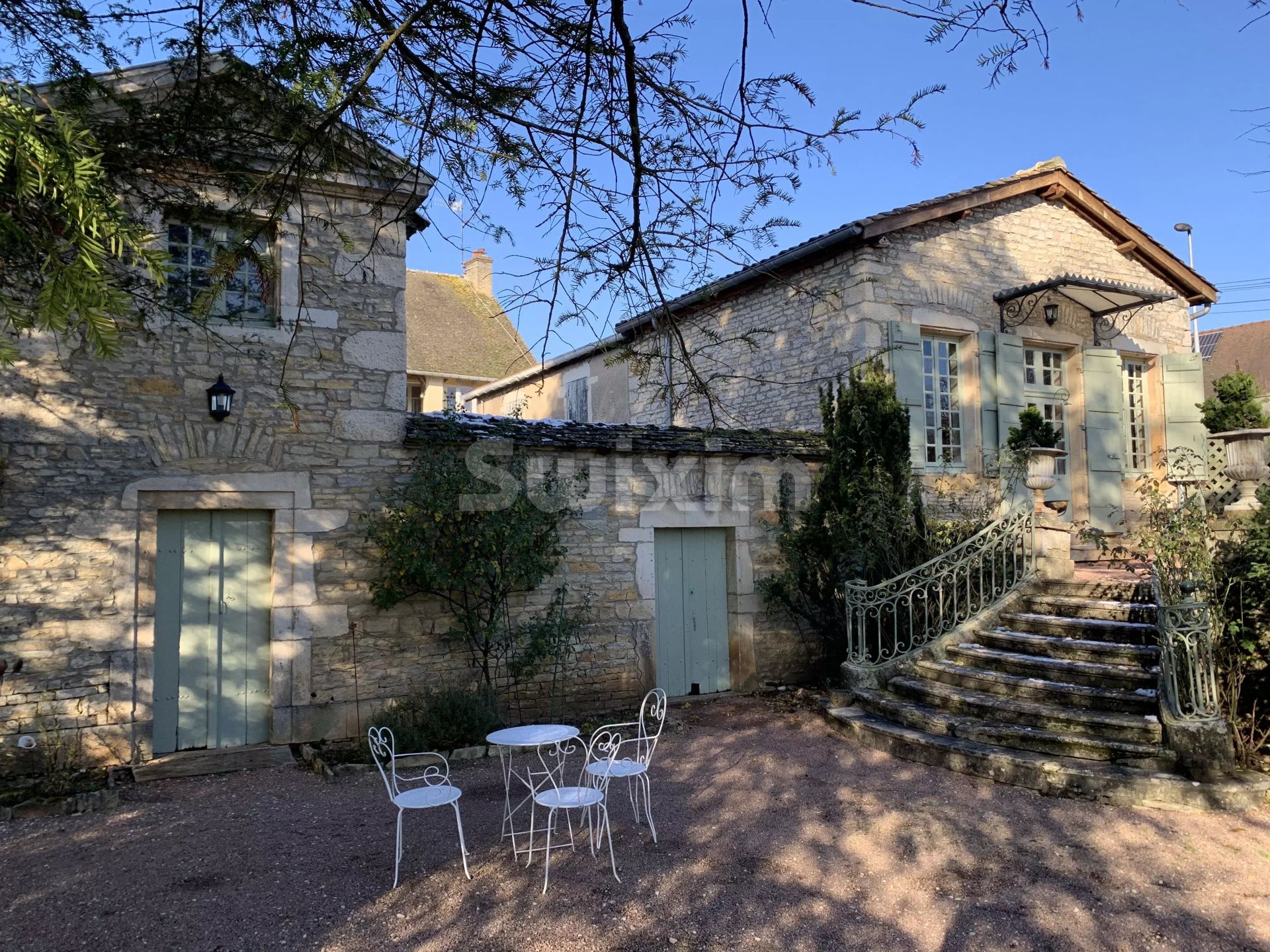 property 24 Rooms for sale on Givry (71640)