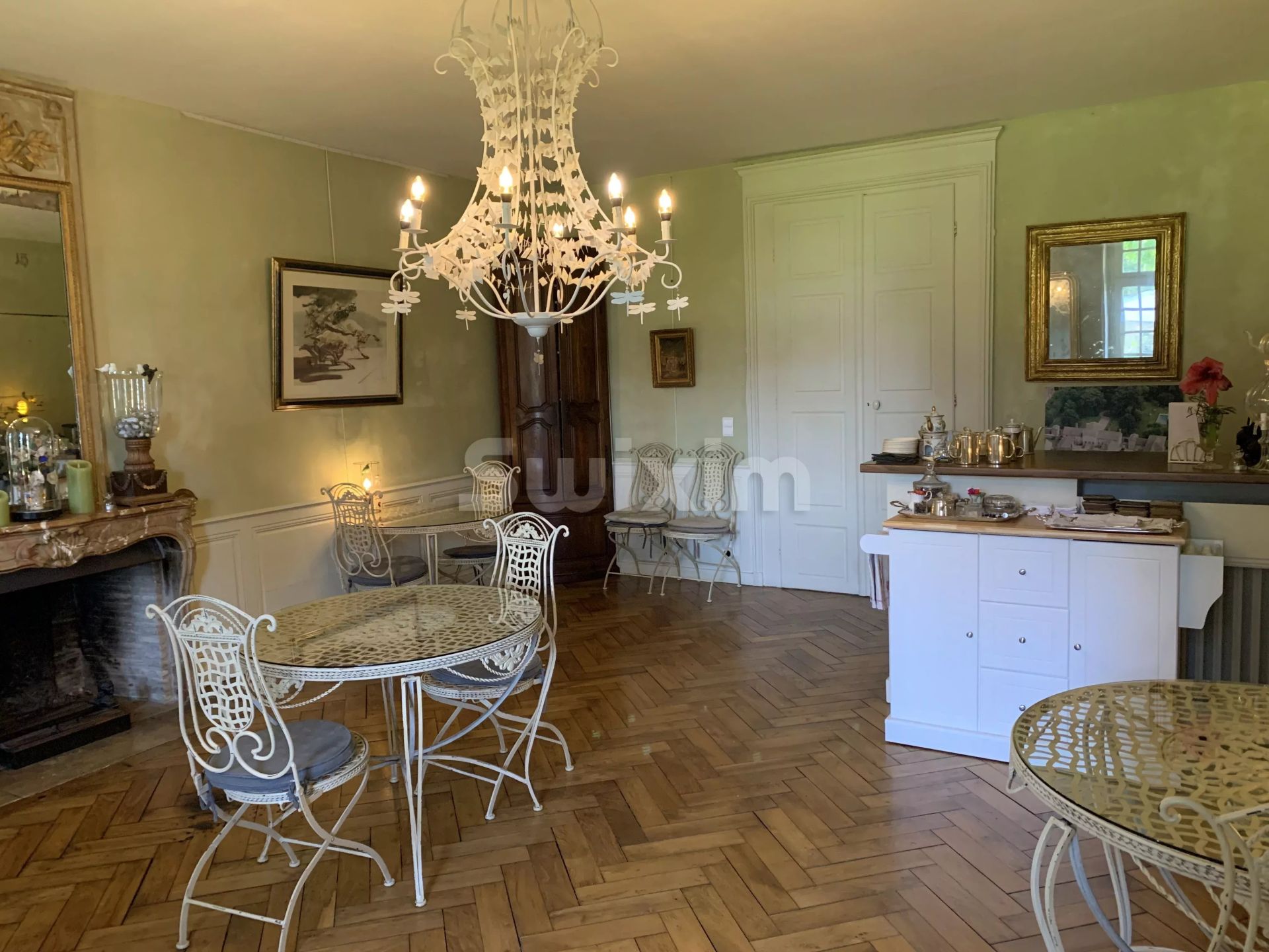 property 24 Rooms for sale on Givry (71640)