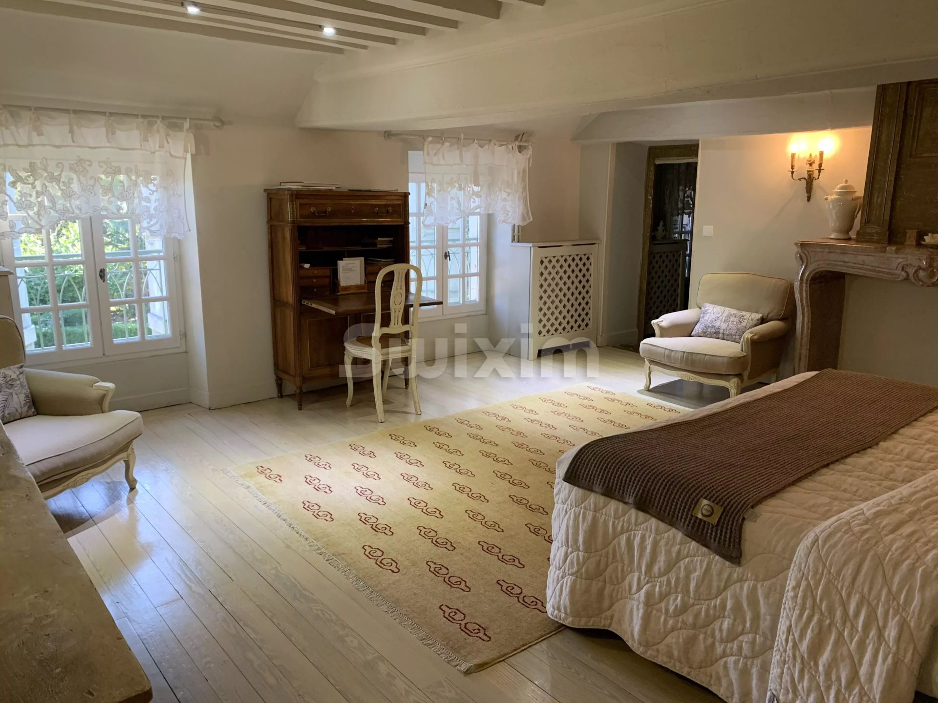 property 24 Rooms for sale on Givry (71640)