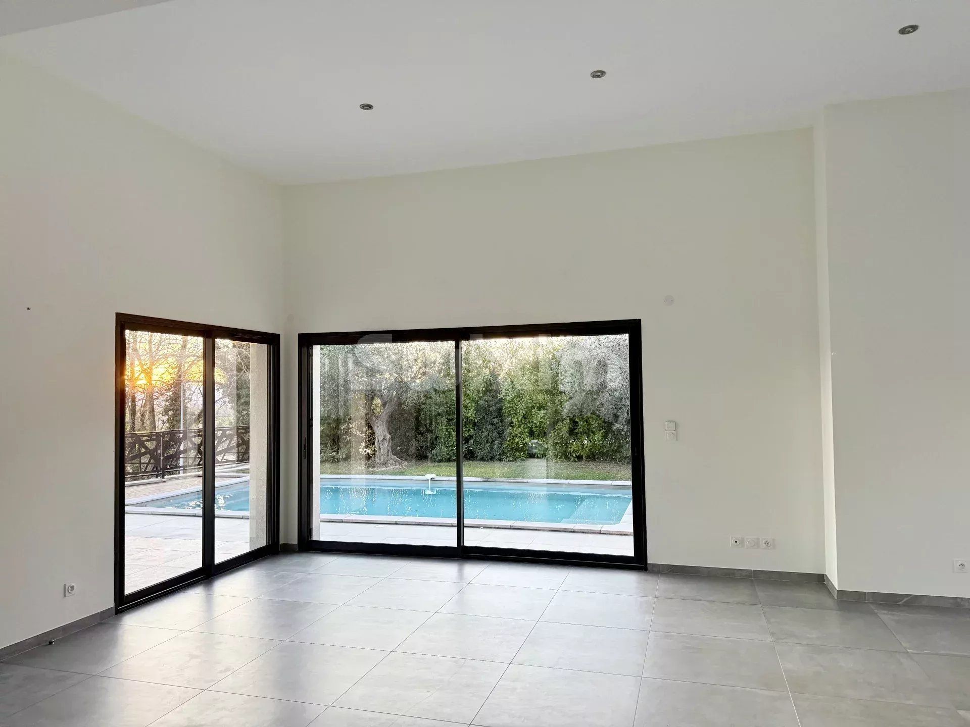 casa 5 Camere in vendita su Montboucher-sur-Jabron (26740)