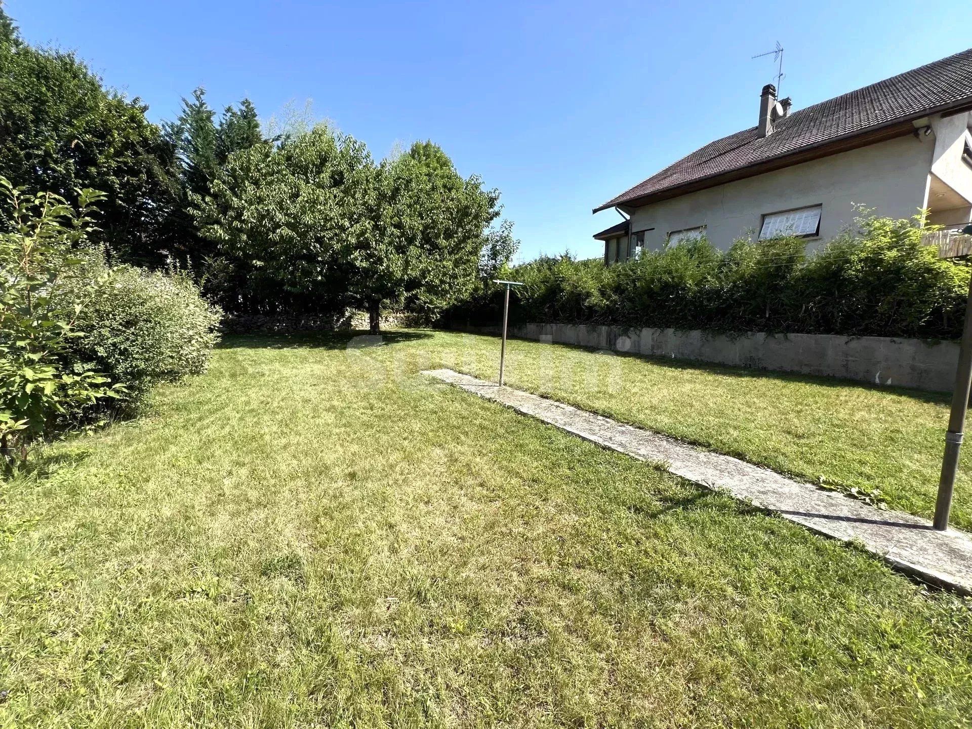 house 4 Rooms for sale on Messia-sur-Sorne (39570)