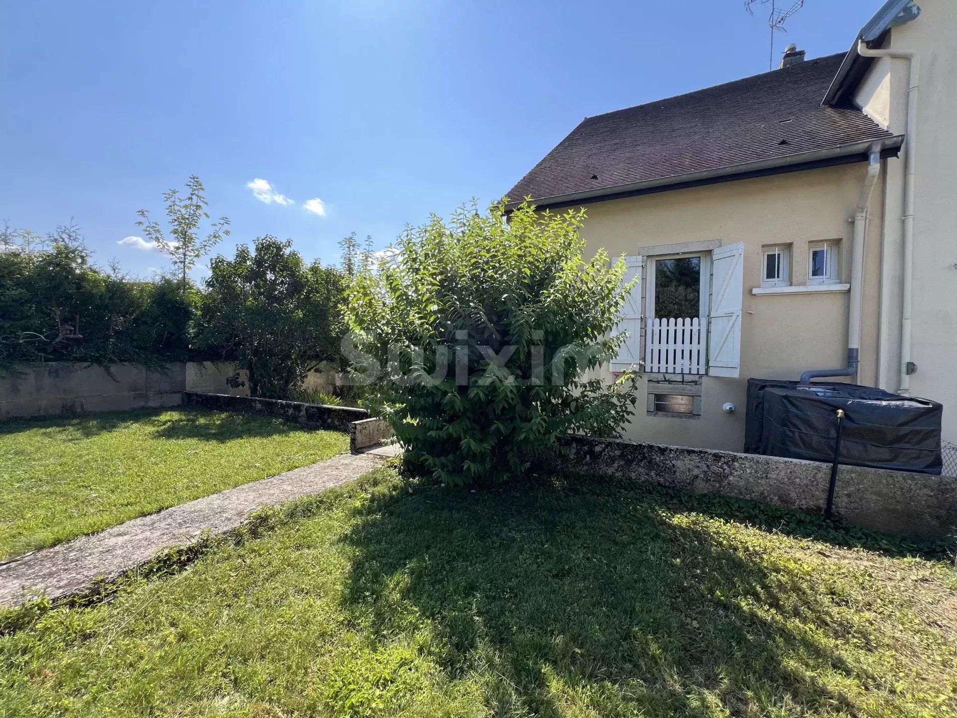 house 4 Rooms for sale on Messia-sur-Sorne (39570)