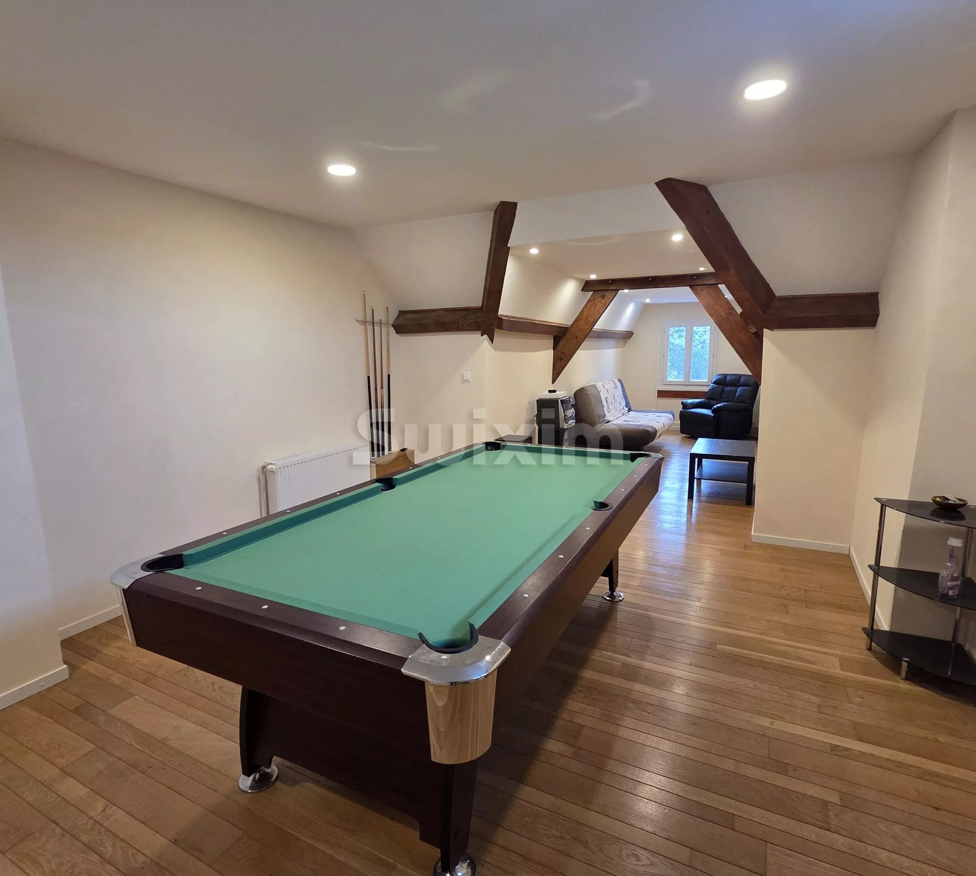 casa 11 Camere in vendita su Poligny (39800)