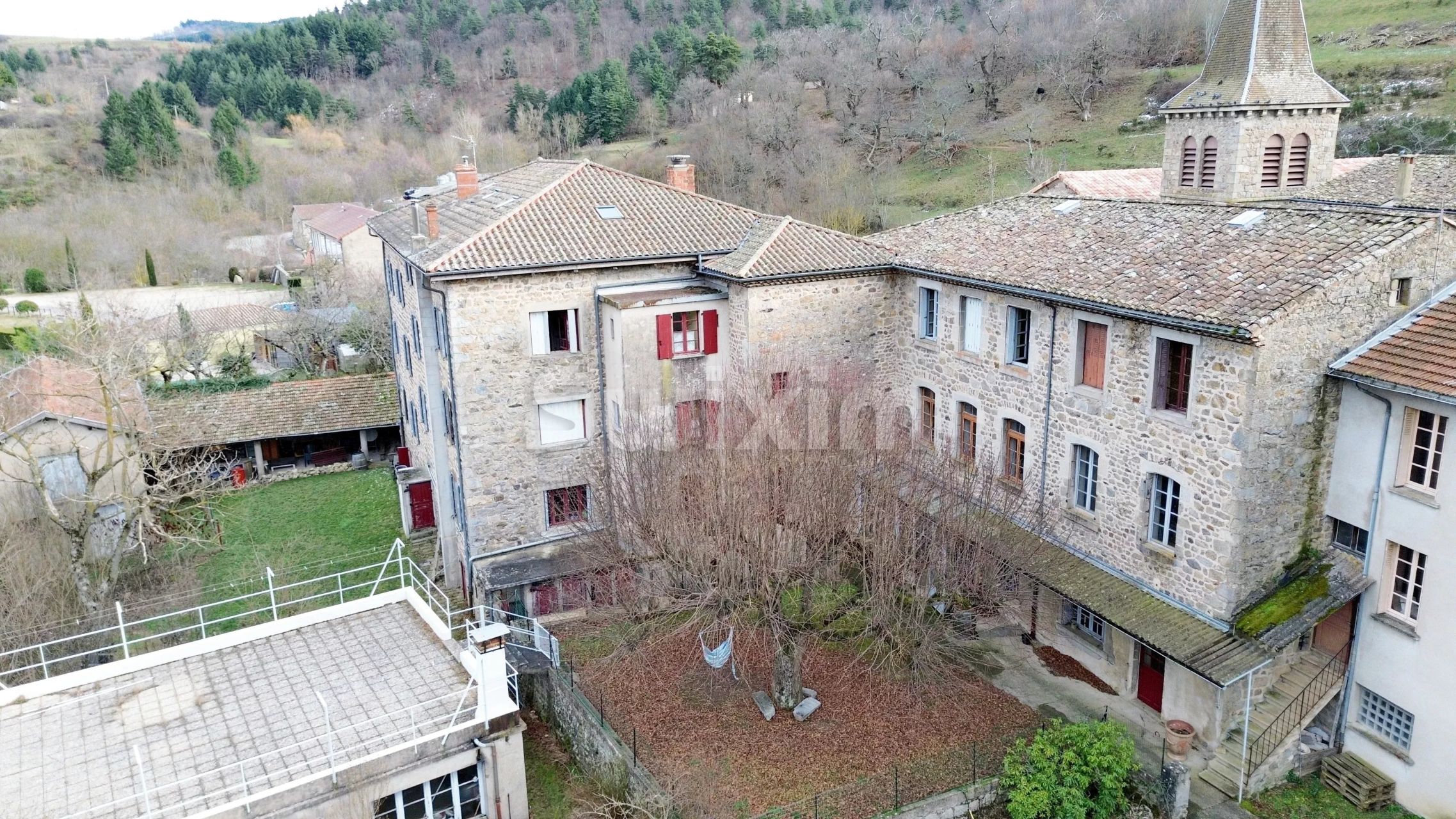 propriété 40 Pièces en vente sur Lamastre (07270)