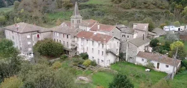 proprietà 40 Camere in vendita su Lamastre (07270)