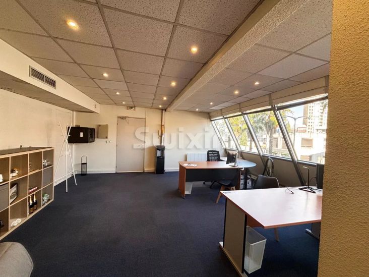 Vente Bureaux Nîmes 64&nbsp;m²