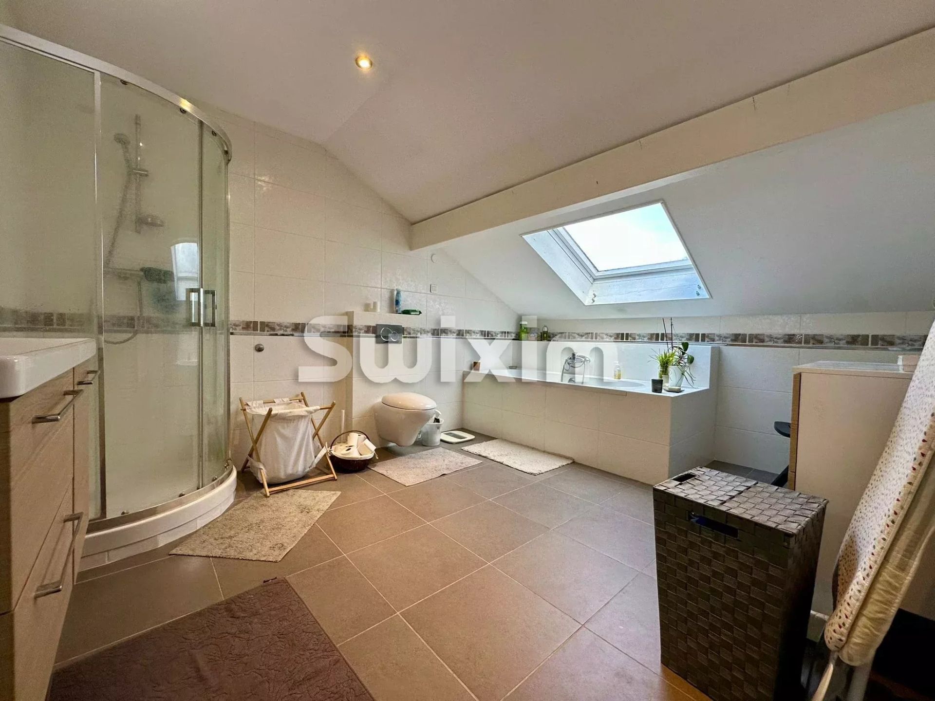 maison 5 Pièces en location sur Ségny (01170)