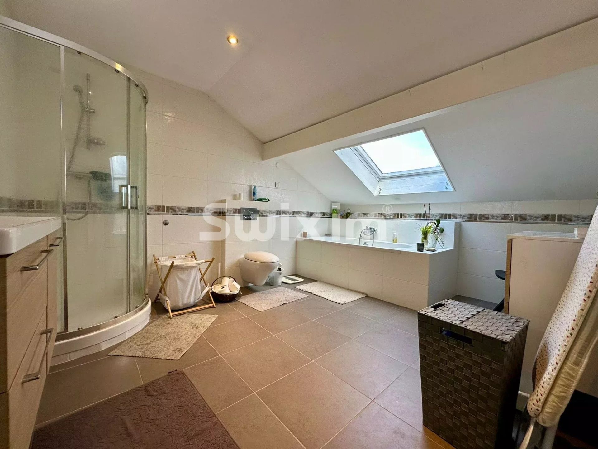 maison 5 Pièces en location sur Ségny (01170)