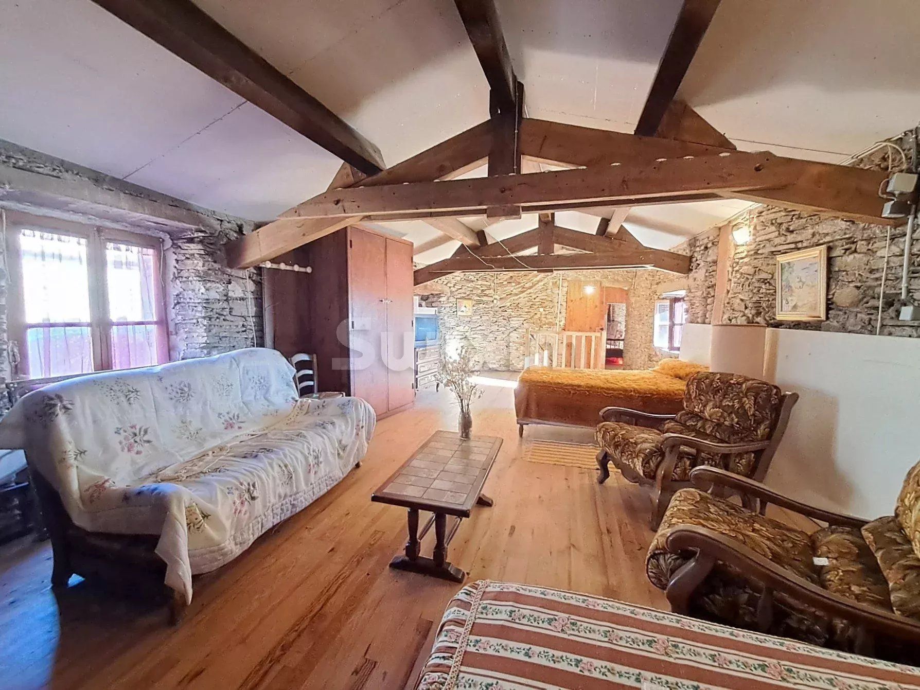 house 8 Rooms for sale on Les Vans (07140)