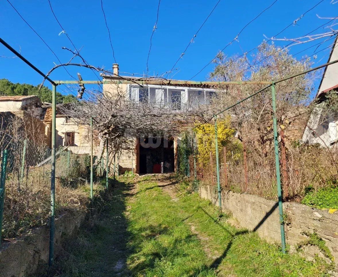 house 8 Rooms for sale on Les Vans (07140)