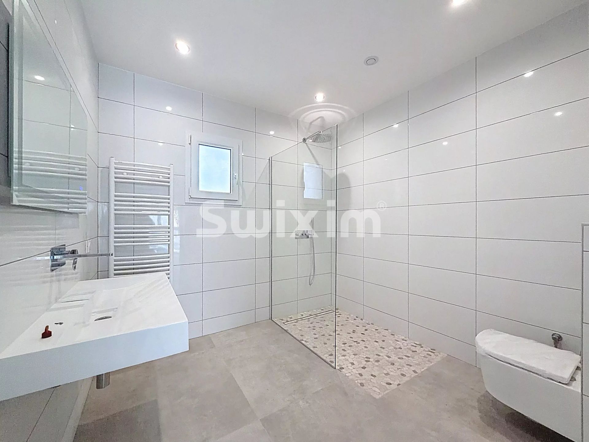 casa 6 Camere in vendita su Échenevex (01170)