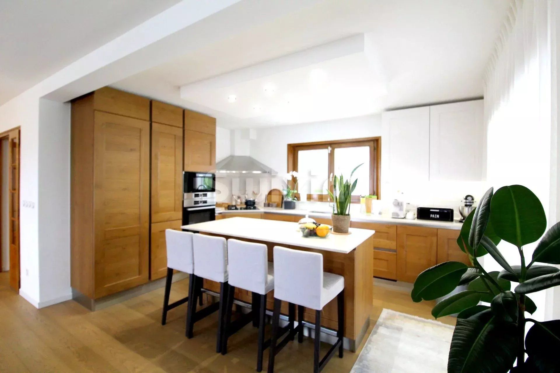 maison 8 Pièces en vente sur Archamps (74160)