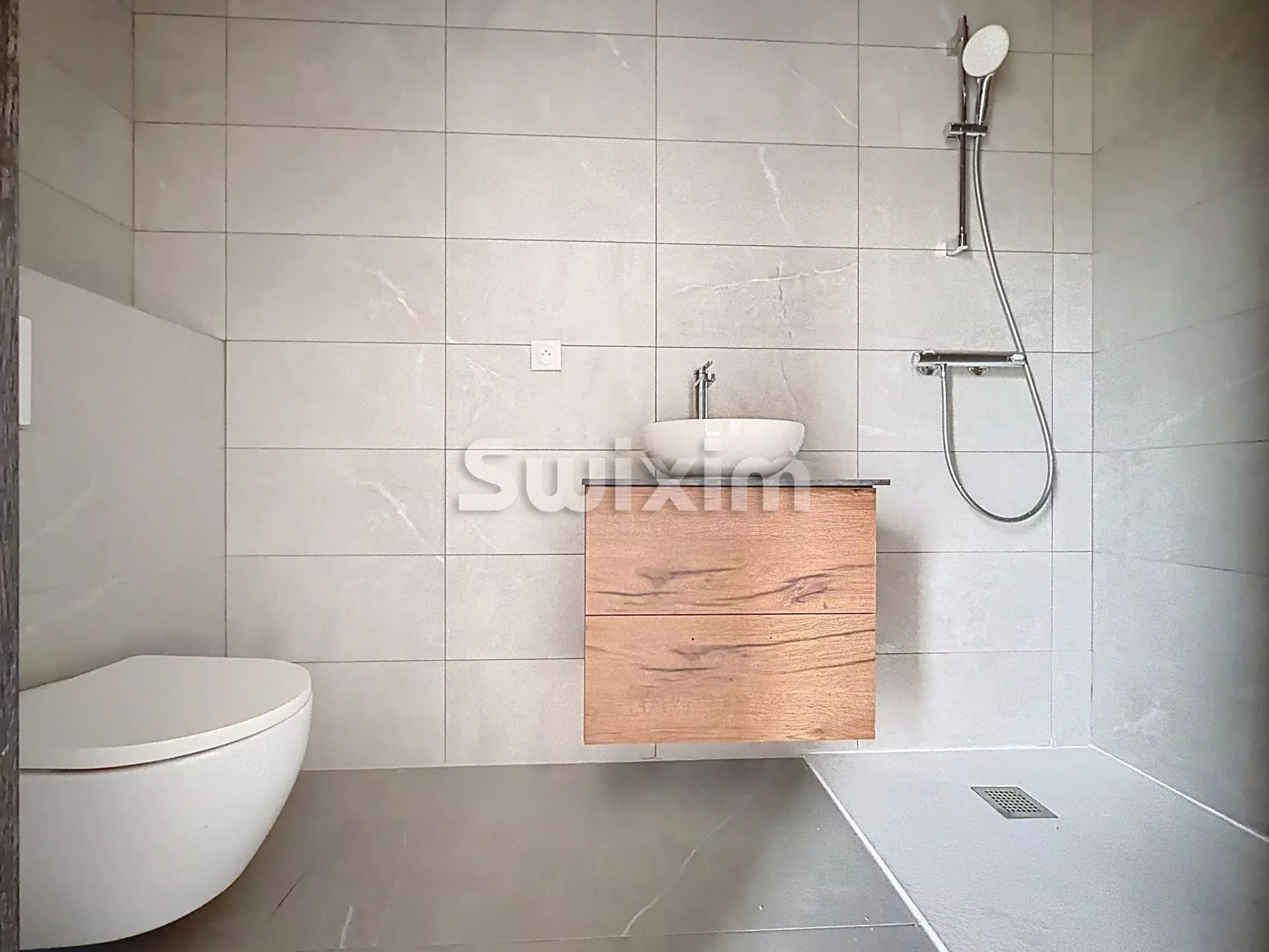 casa 5 Camere in vendita su Bons-en-Chablais (74890)