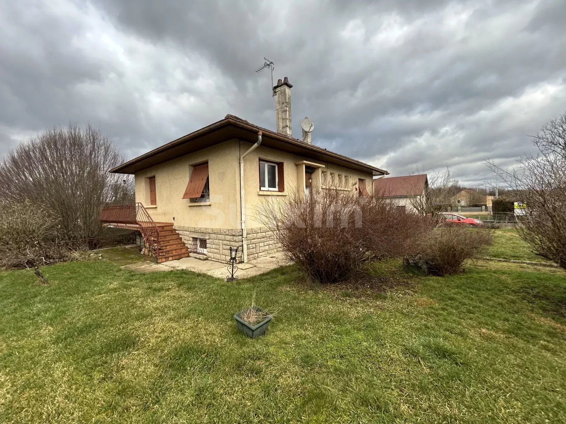 casa 6 Camere in vendita su Hauteroche (39570)